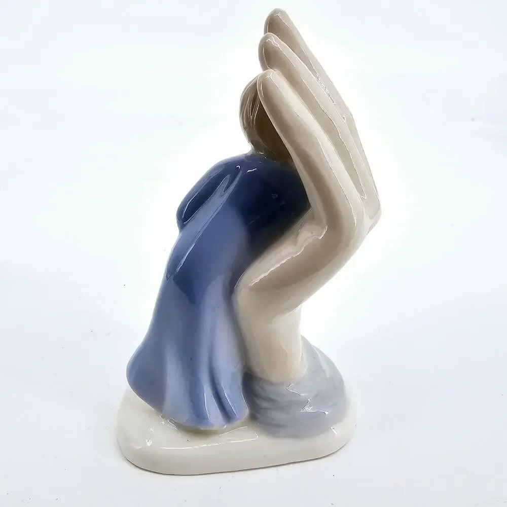 Vintage Child Palm Of My Hand Watch Over Me Porcelain Figurine 4.5